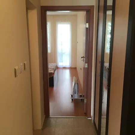 Vista Rezedence Apartment